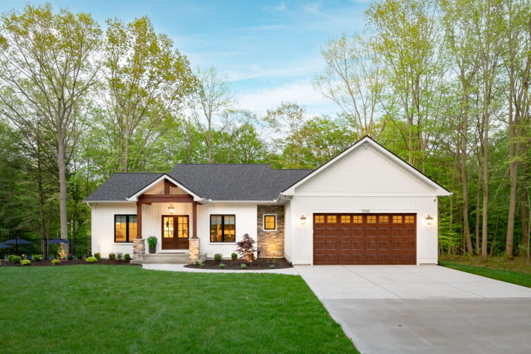 Woodland Retreat front and driveway